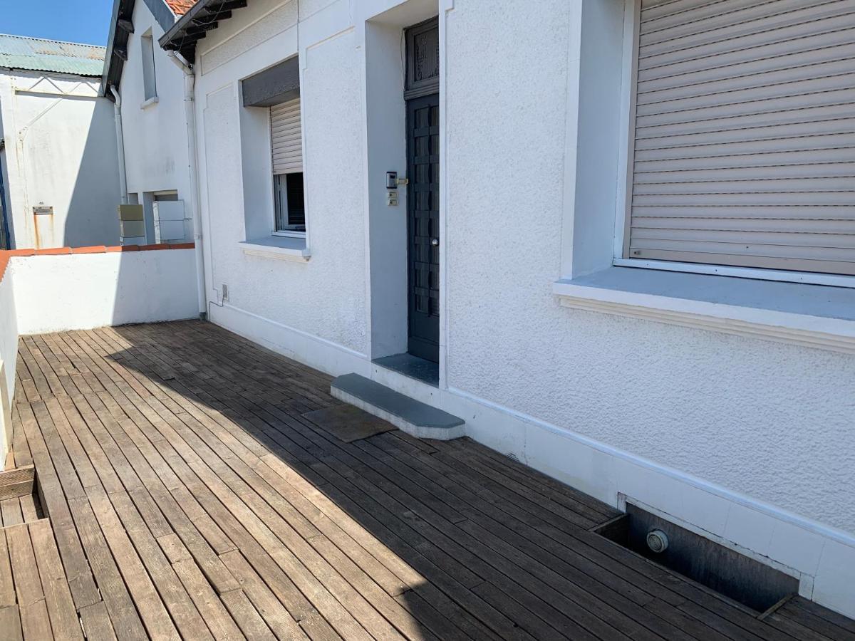 Appartement Tout Confort En Mezzanine A 20Mn A Pied Du Centre-Ville Avec Tv Et Wifi La Rochelle  Exterior photo
