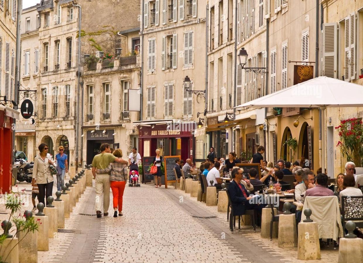 Appartement Tout Confort En Mezzanine A 20Mn A Pied Du Centre-Ville Avec Tv Et Wifi La Rochelle  Exterior photo