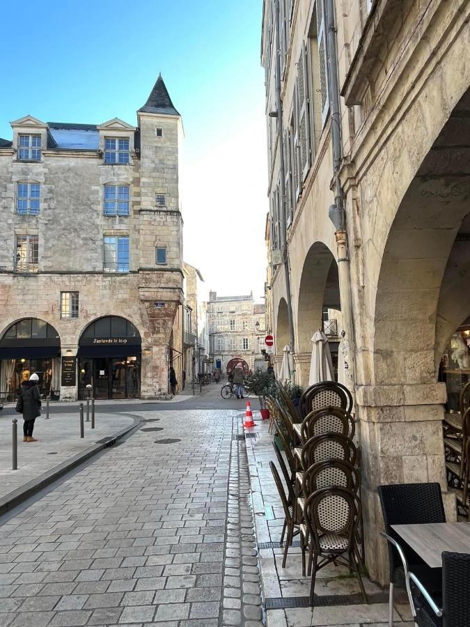Appartement Tout Confort En Mezzanine A 20Mn A Pied Du Centre-Ville Avec Tv Et Wifi La Rochelle  Exterior photo